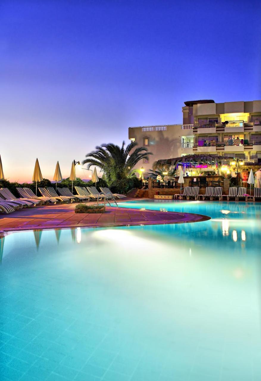Hotel Carina Kusadasi Exterior photo